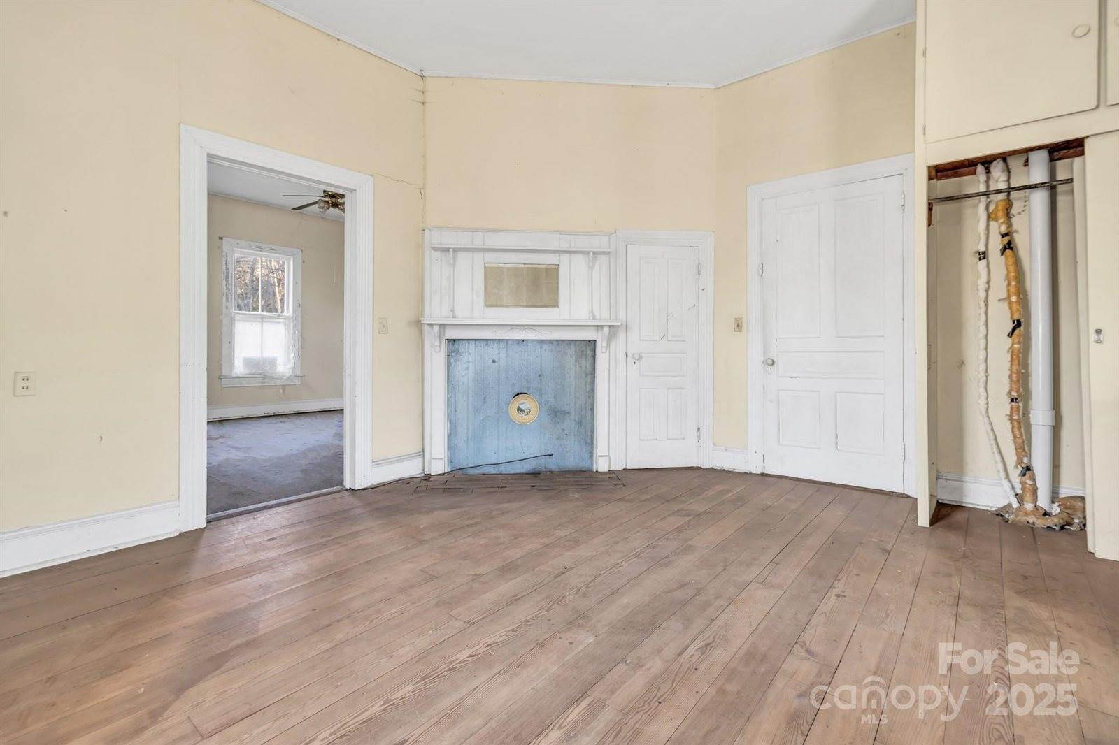 143 Sharon Road, Fairview, NC 28730