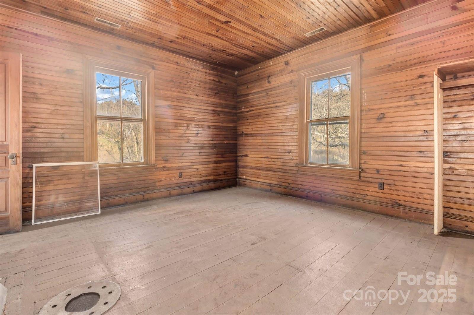 143 Sharon Road, Fairview, NC 28730
