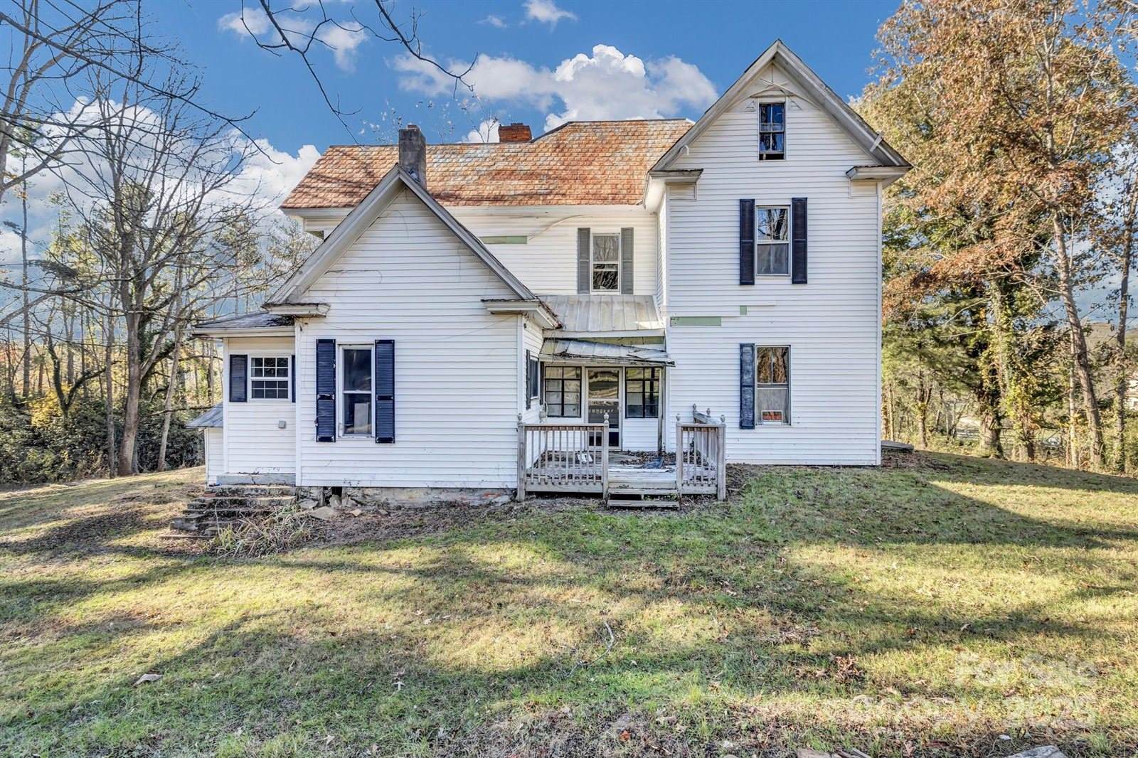 143 Sharon Road, Fairview, NC 28730