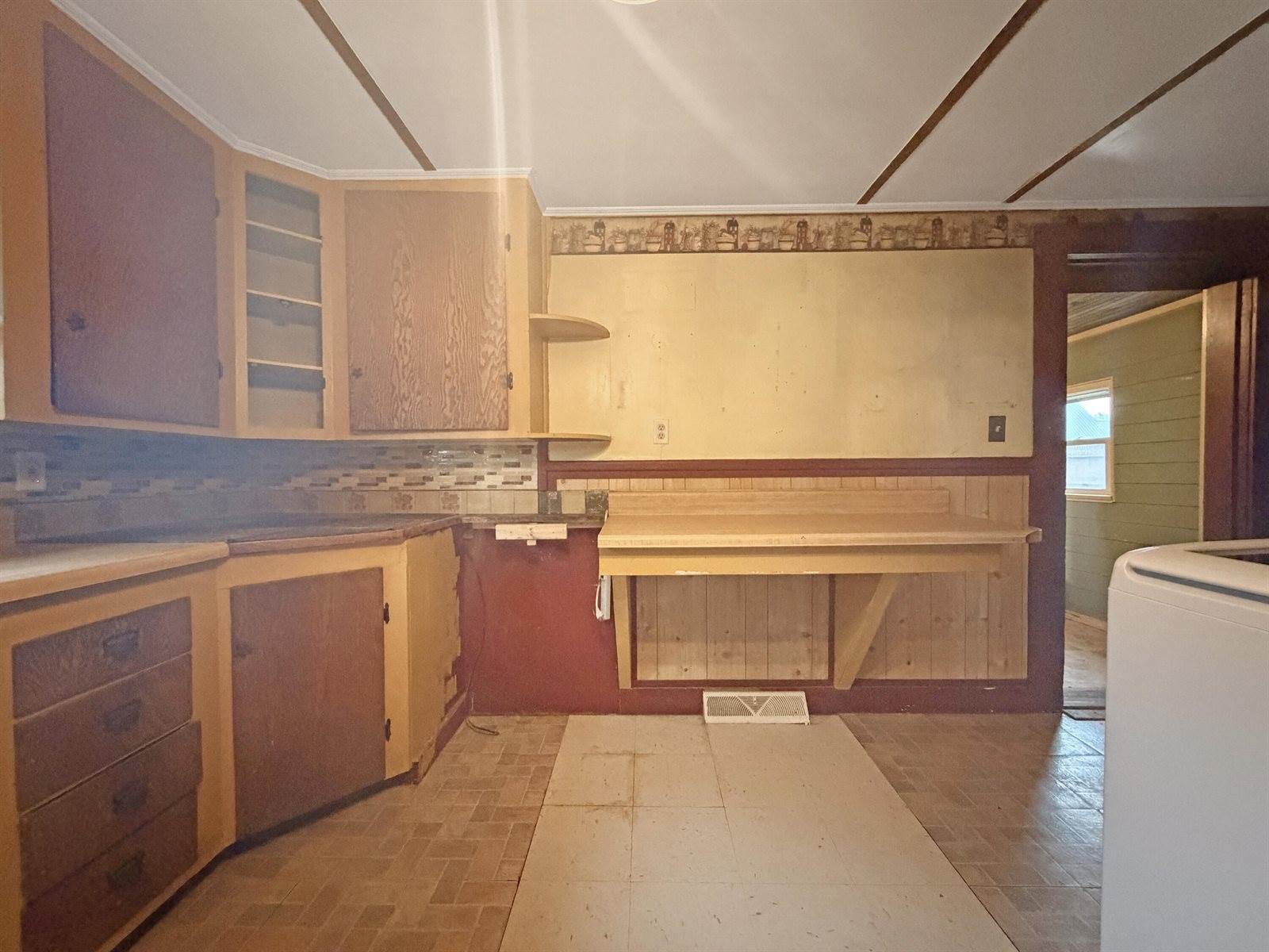 11 West Street, Houlton, ME 04730