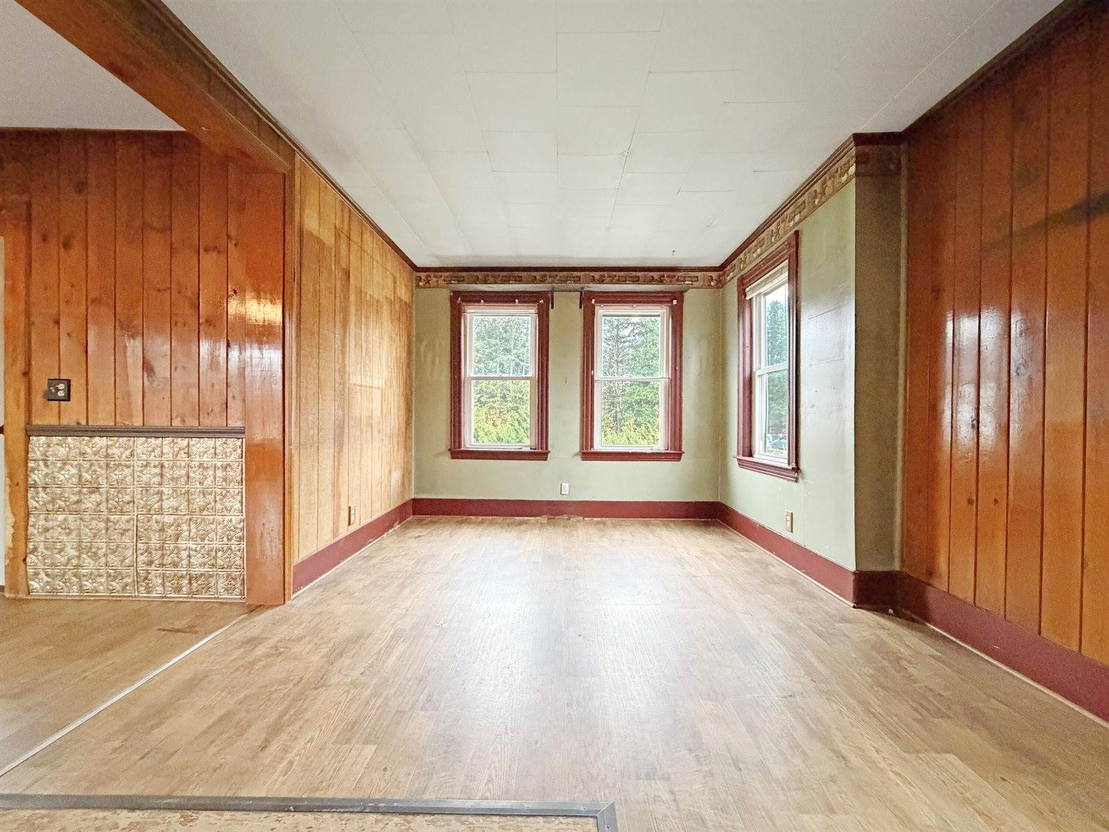 11 West Street, Houlton, ME 04730