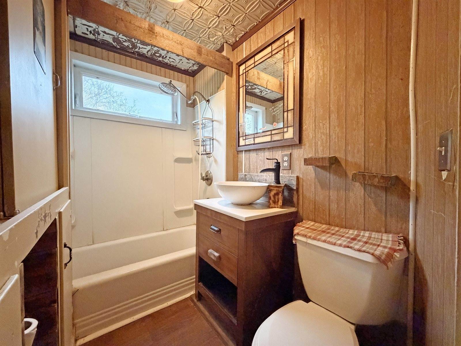 11 West Street, Houlton, ME 04730