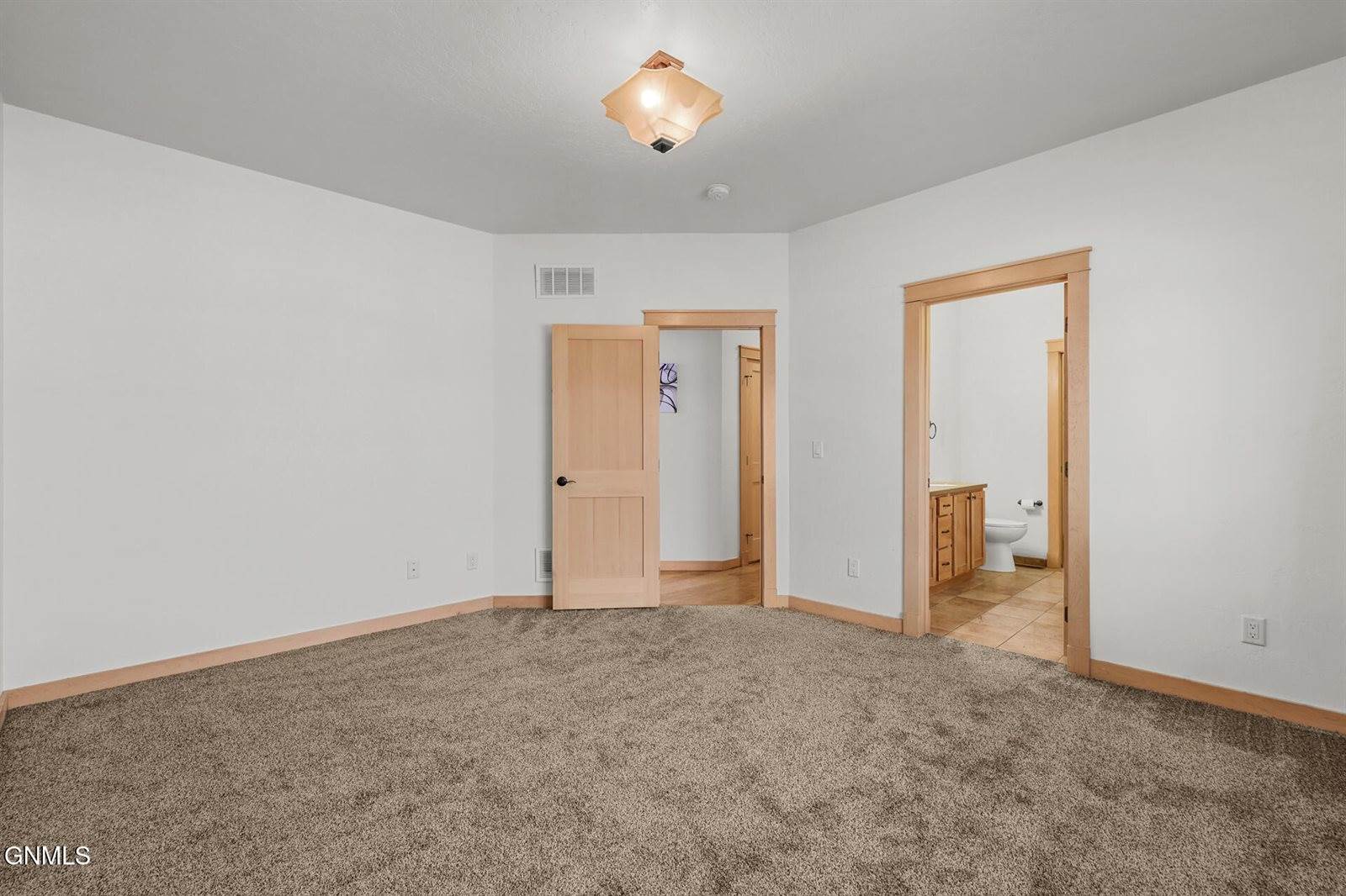 2718 Chokecherry Street, Williston, ND 58801