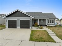 2718 Chokecherry Street, Williston, ND 58801