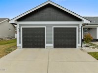 2718 Chokecherry Street, Williston, ND 58801