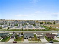 2718 Chokecherry Street, Williston, ND 58801