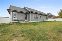 2718 Chokecherry Street, Williston, ND 58801