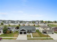 2718 Chokecherry Street, Williston, ND 58801