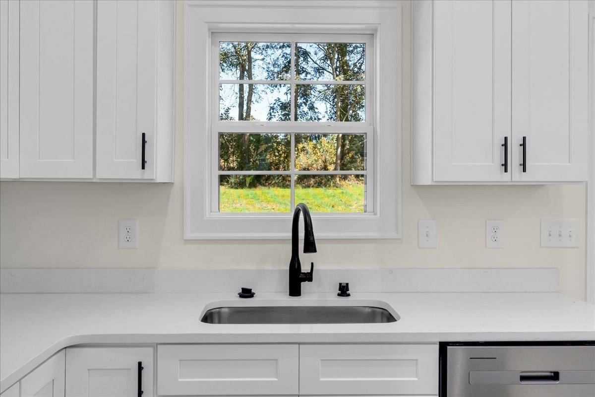 440 Sherwood Dr, McMinnville, TN 37110