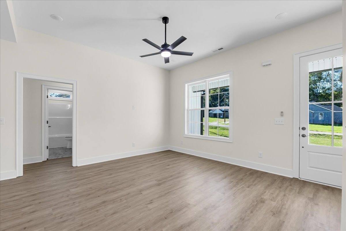 440 Sherwood Dr, McMinnville, TN 37110