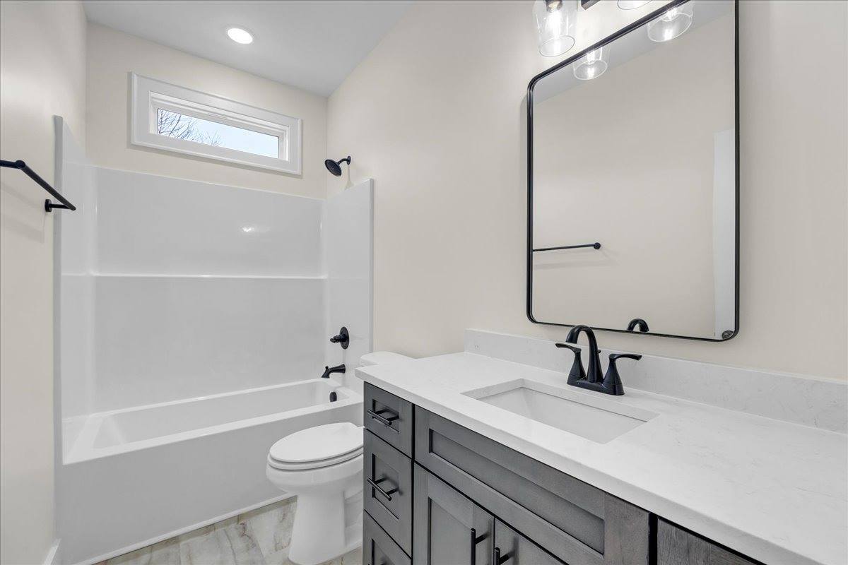 440 Sherwood Dr, McMinnville, TN 37110