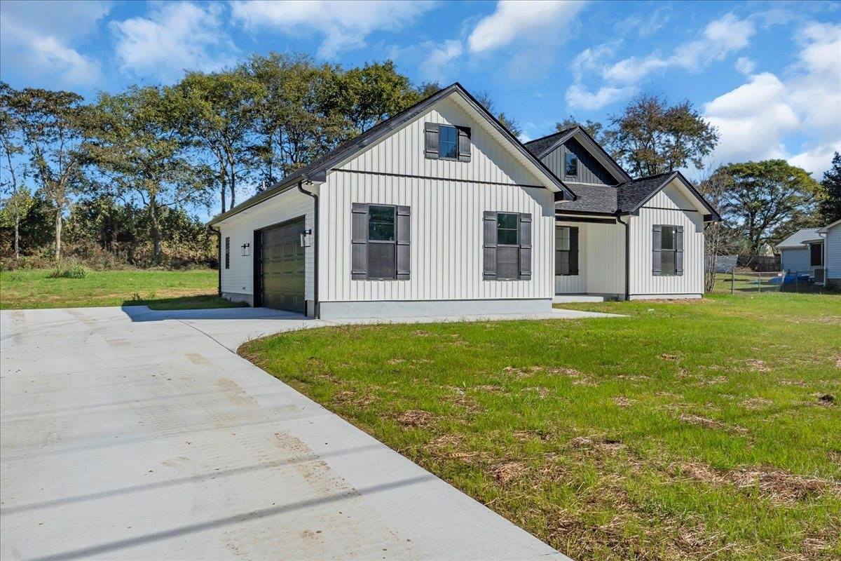 440 Sherwood Dr, McMinnville, TN 37110