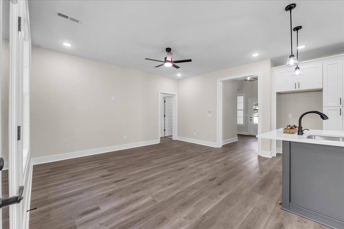 470 Sherwood Dr, McMinnville, TN 37110