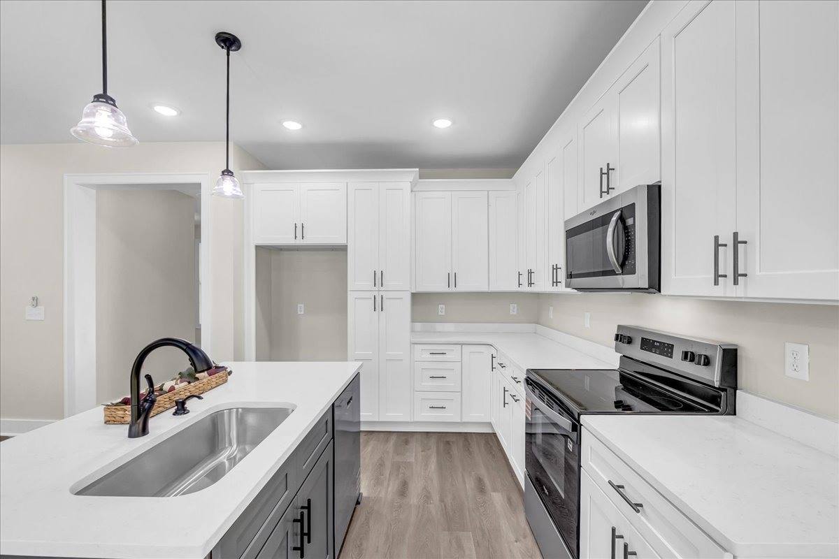 470 Sherwood Dr, McMinnville, TN 37110