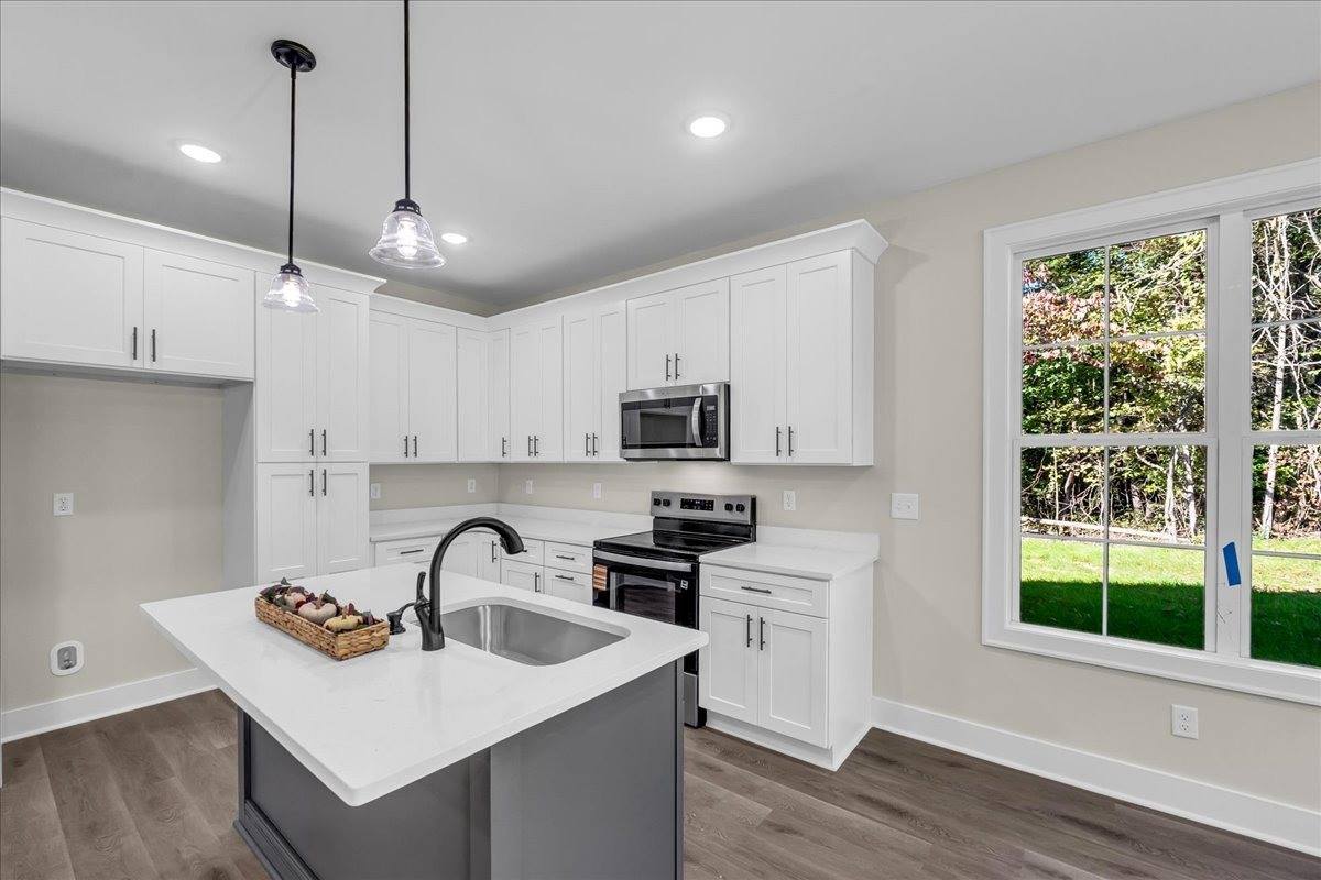 470 Sherwood Dr, McMinnville, TN 37110