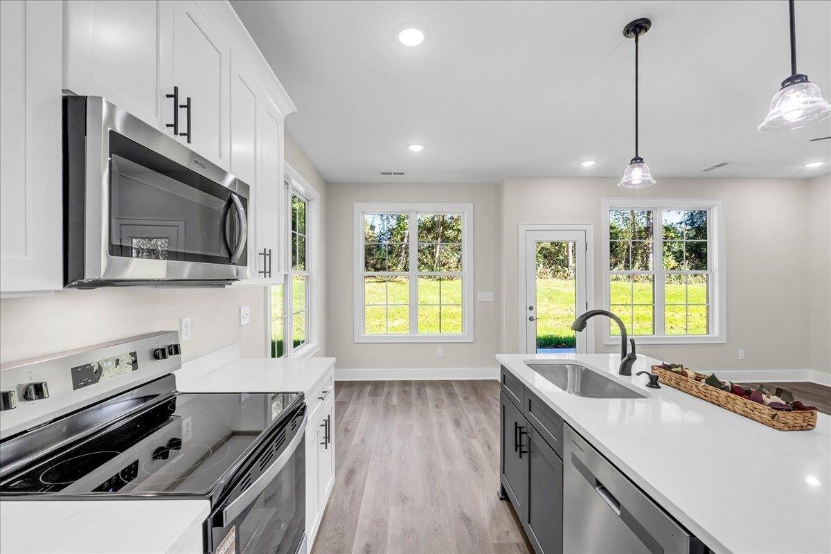 470 Sherwood Dr, McMinnville, TN 37110