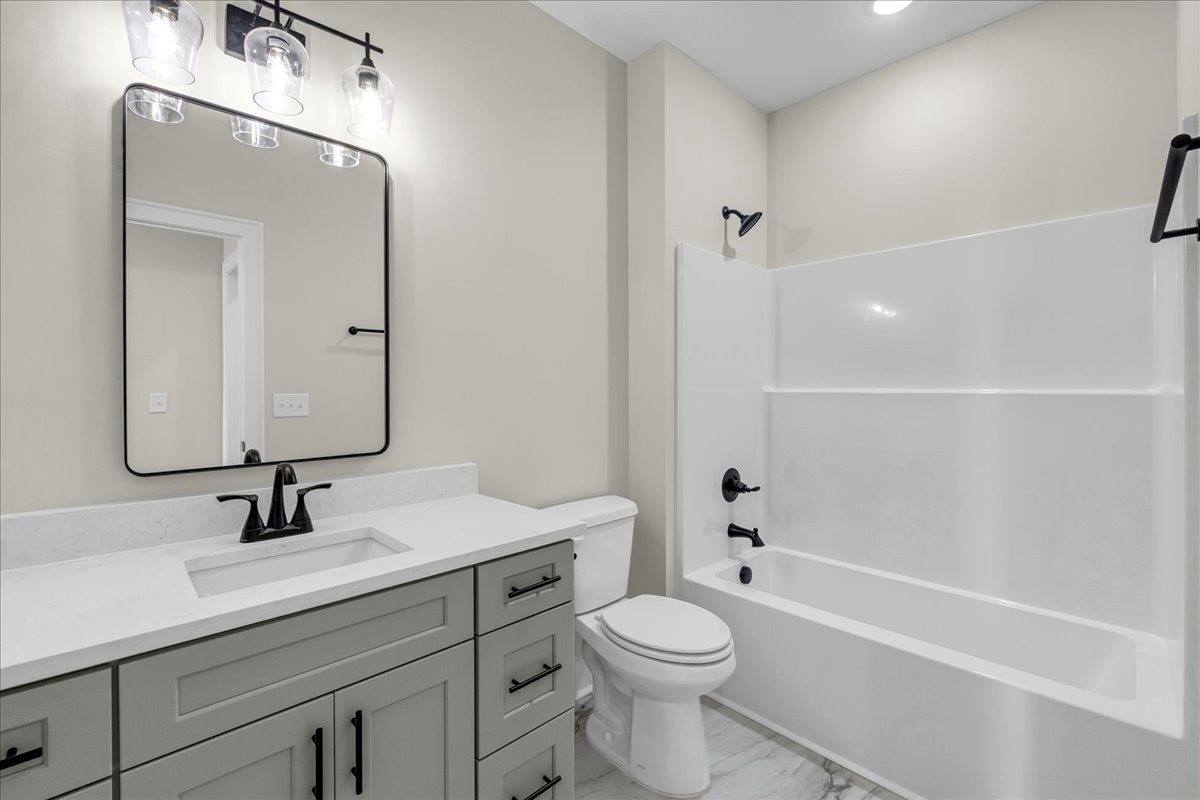 470 Sherwood Dr, McMinnville, TN 37110