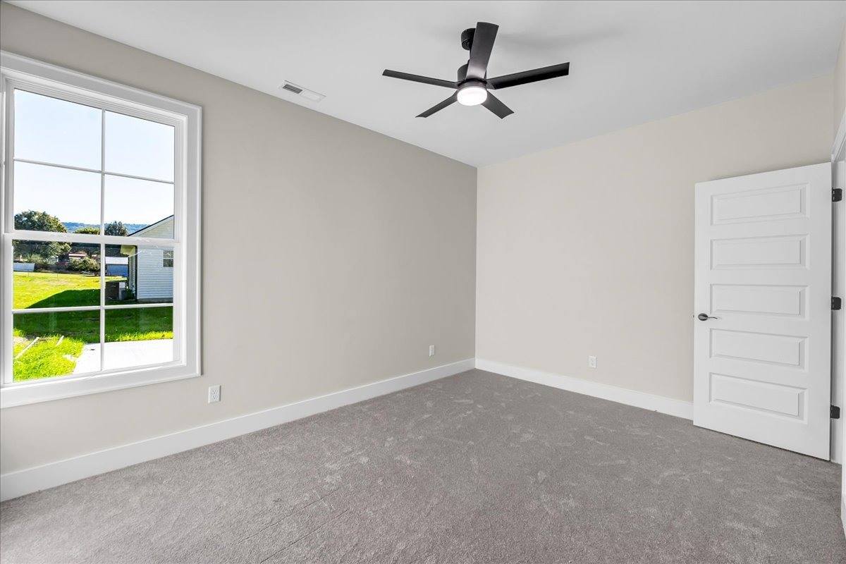 470 Sherwood Dr, McMinnville, TN 37110