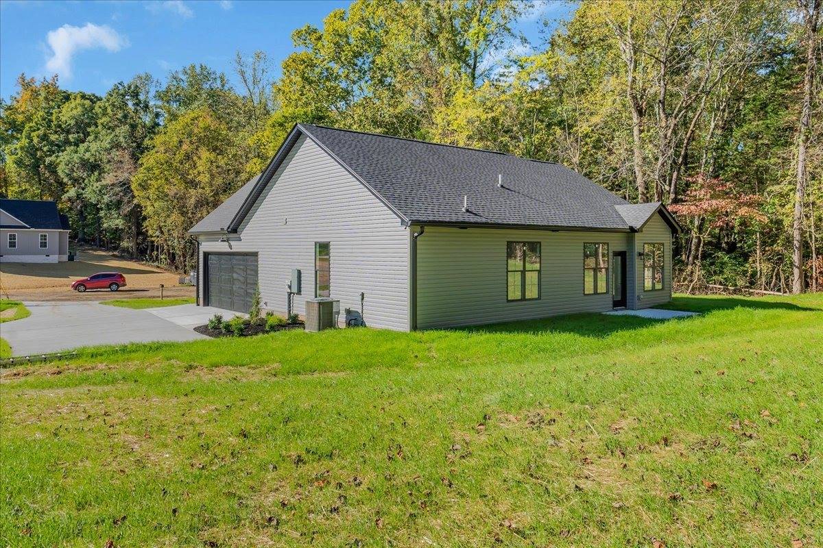 470 Sherwood Dr, McMinnville, TN 37110