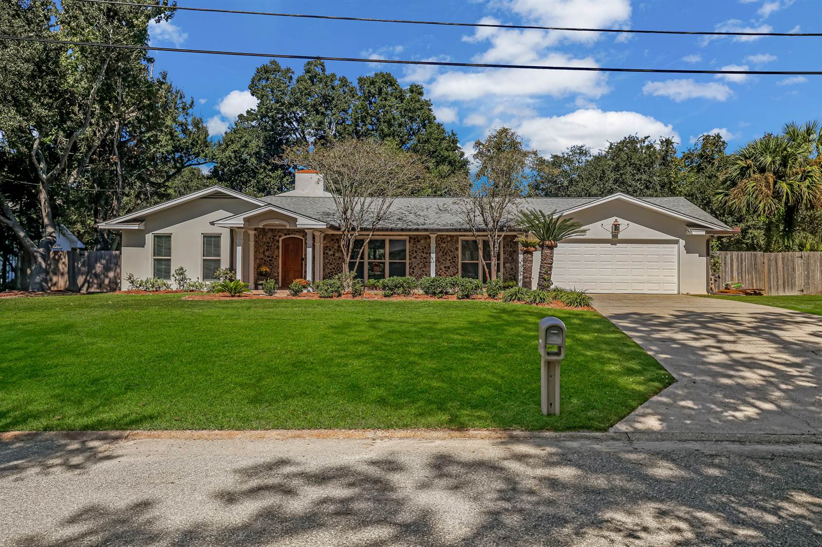 2604 Evergreen Lane, Biloxi, MS 39531