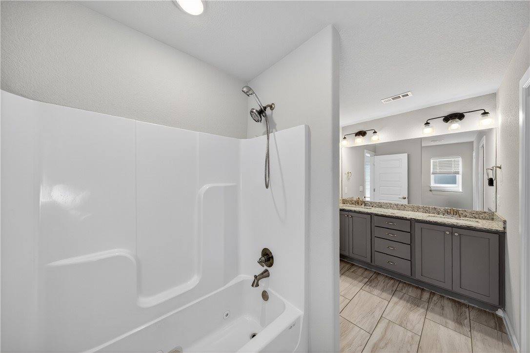 440 Willow Drive, Centerton, AR 72719