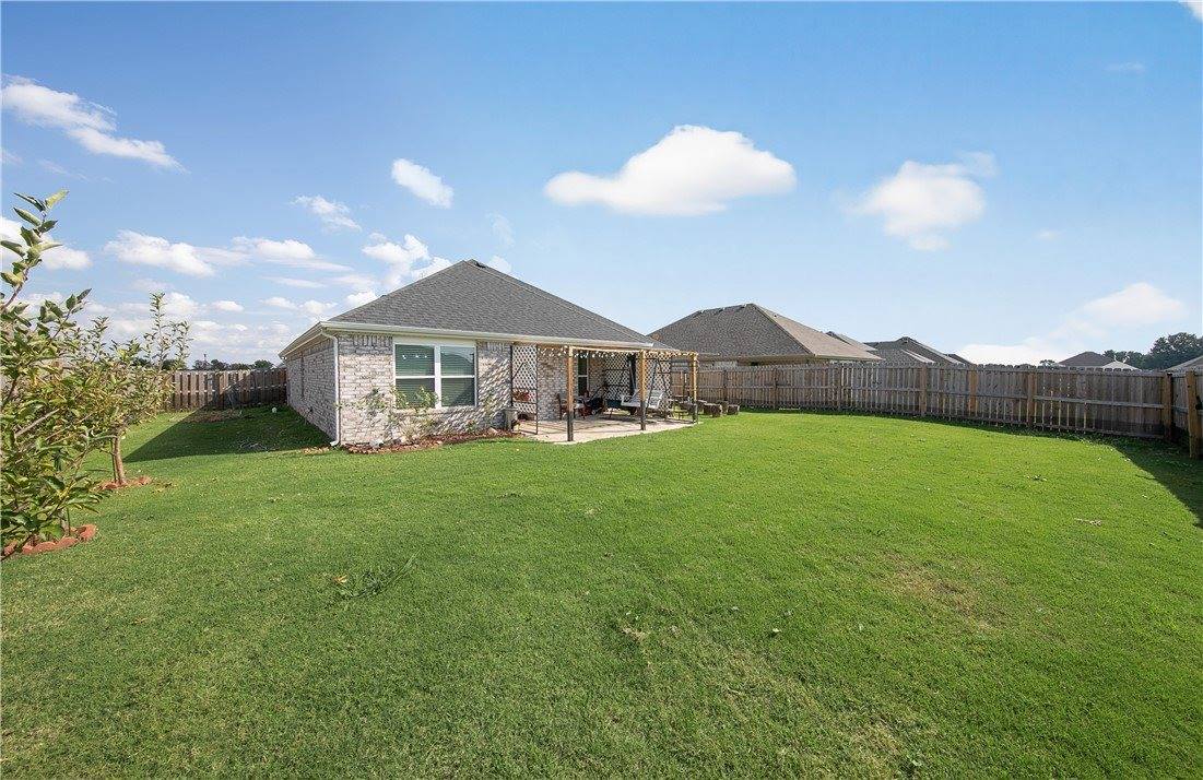440 Willow Drive, Centerton, AR 72719