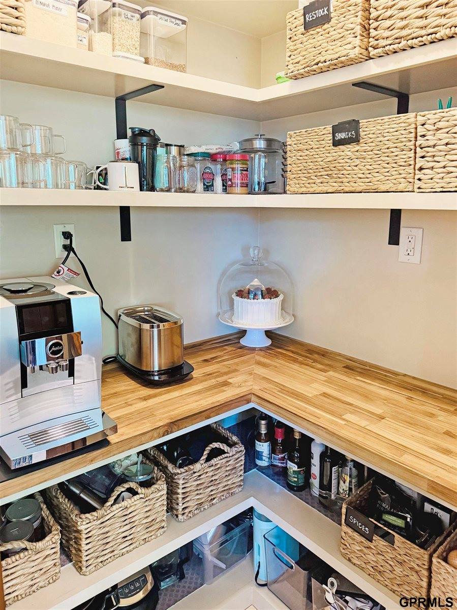 19010 Hamilton Street, Elkhorn, NE 68022