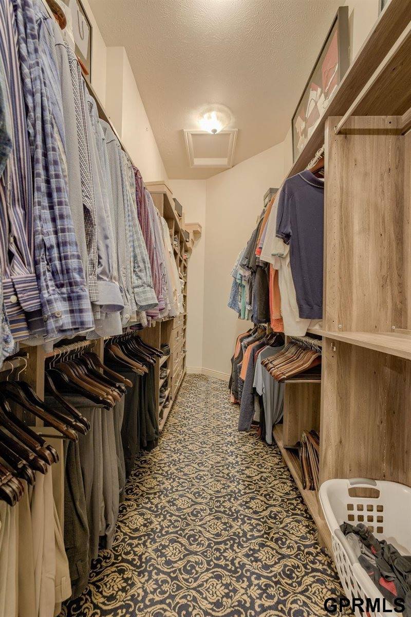 19010 Hamilton Street, Elkhorn, NE 68022