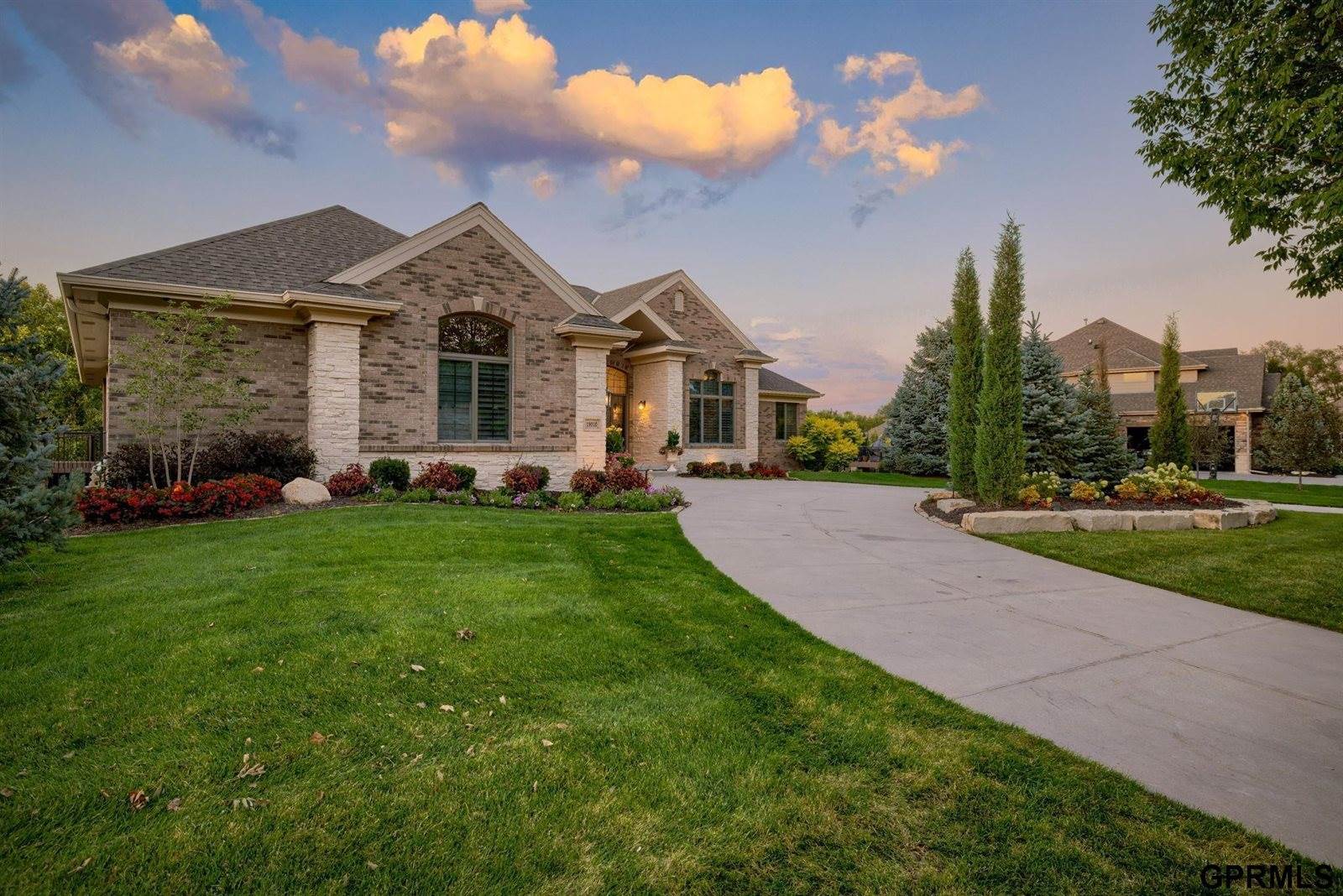 19010 Hamilton Street, Elkhorn, NE 68022