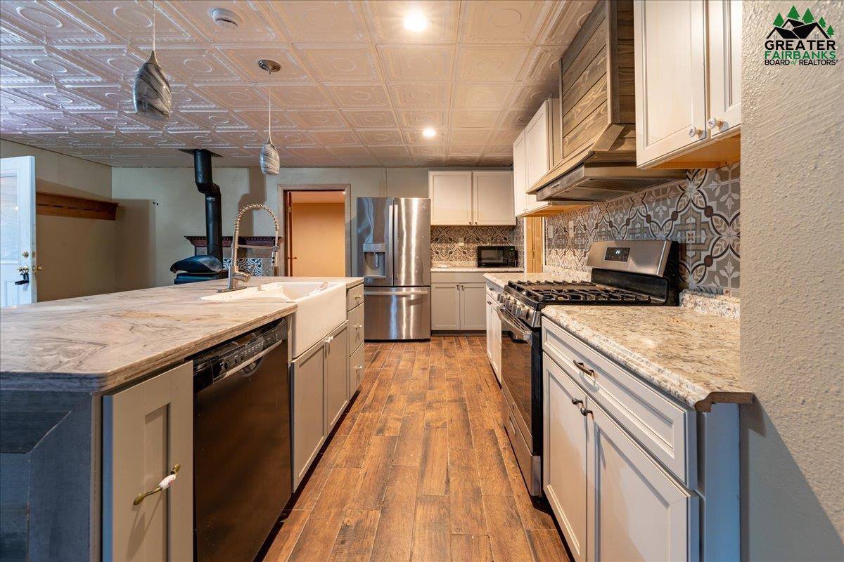 2013 Blackburn Way, North Pole, AK 99705