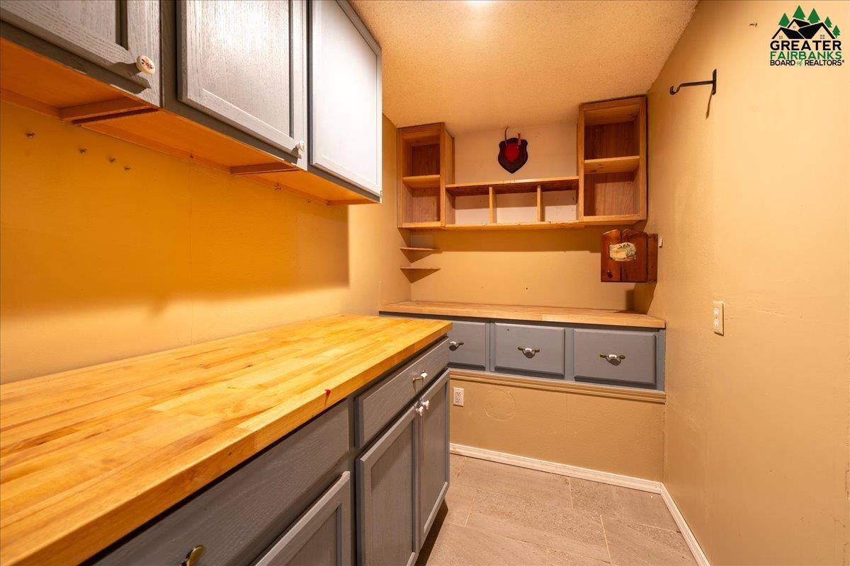 2013 Blackburn Way, North Pole, AK 99705