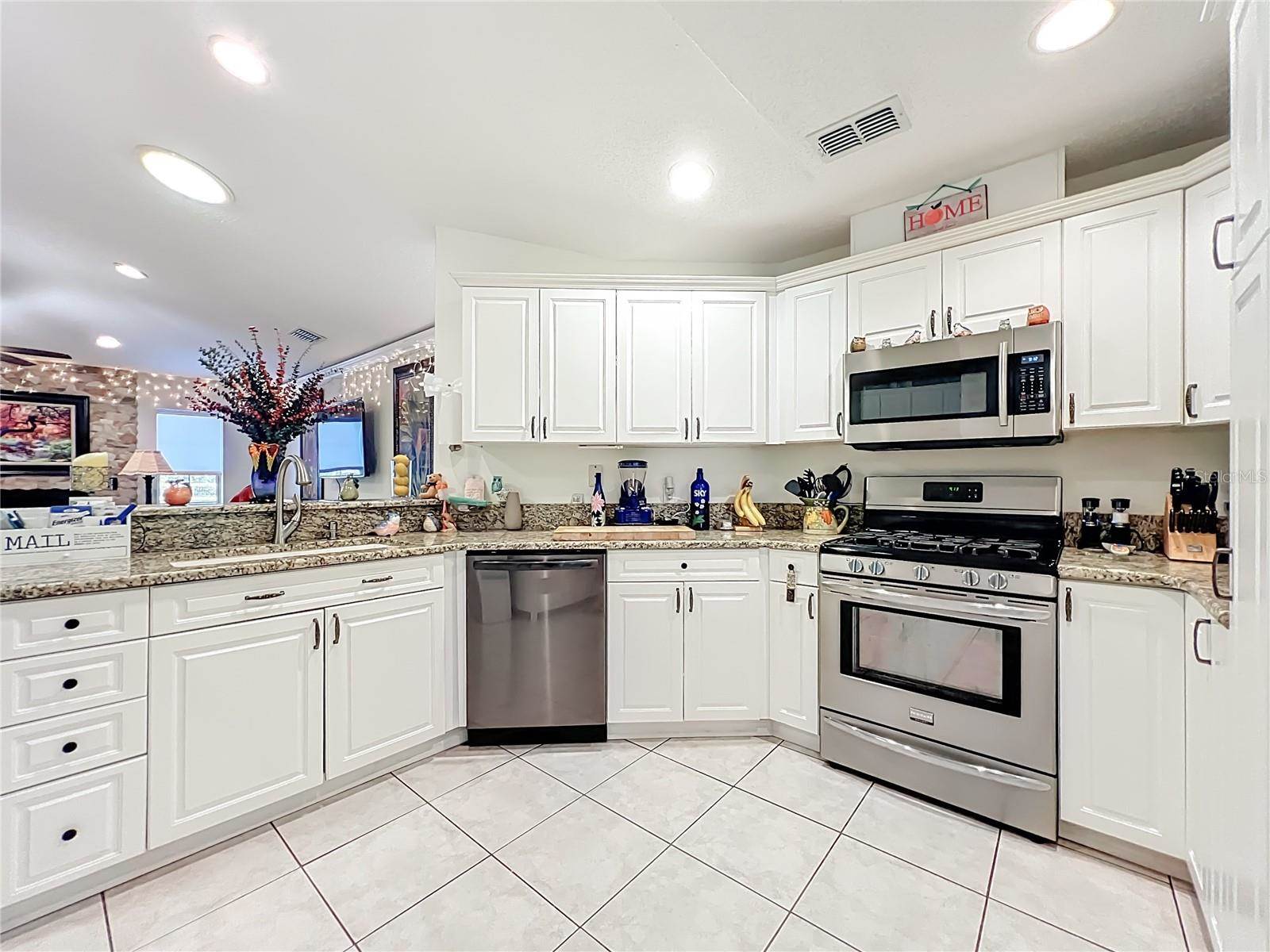 11740 SE 169th Avenue Road, Ocklawaha, FL 32179