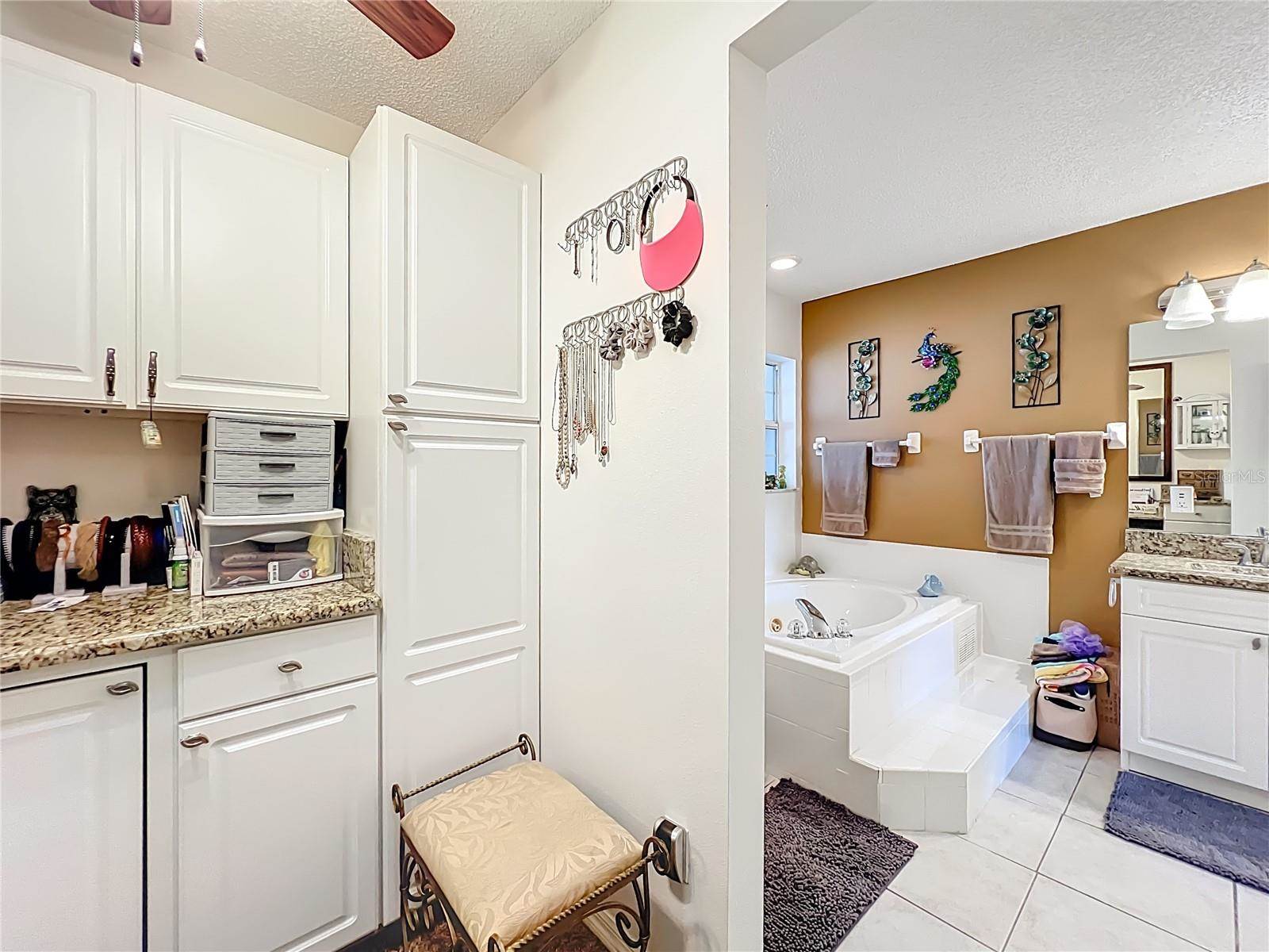 11740 SE 169th Avenue Road, Ocklawaha, FL 32179