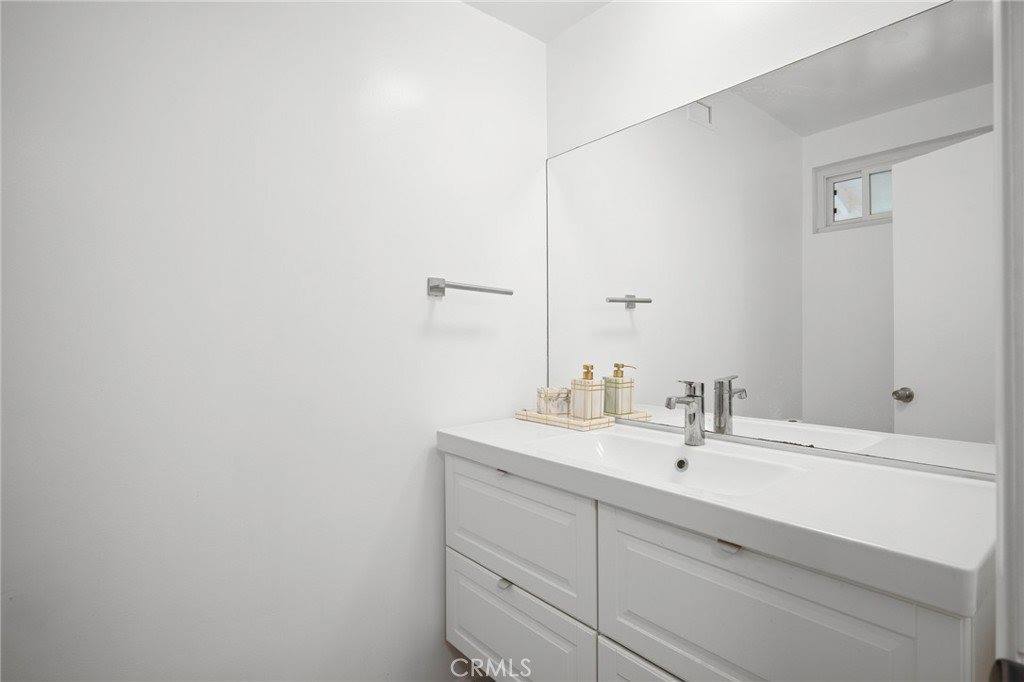 20352 Keswick Street, Winnetka, CA 91306