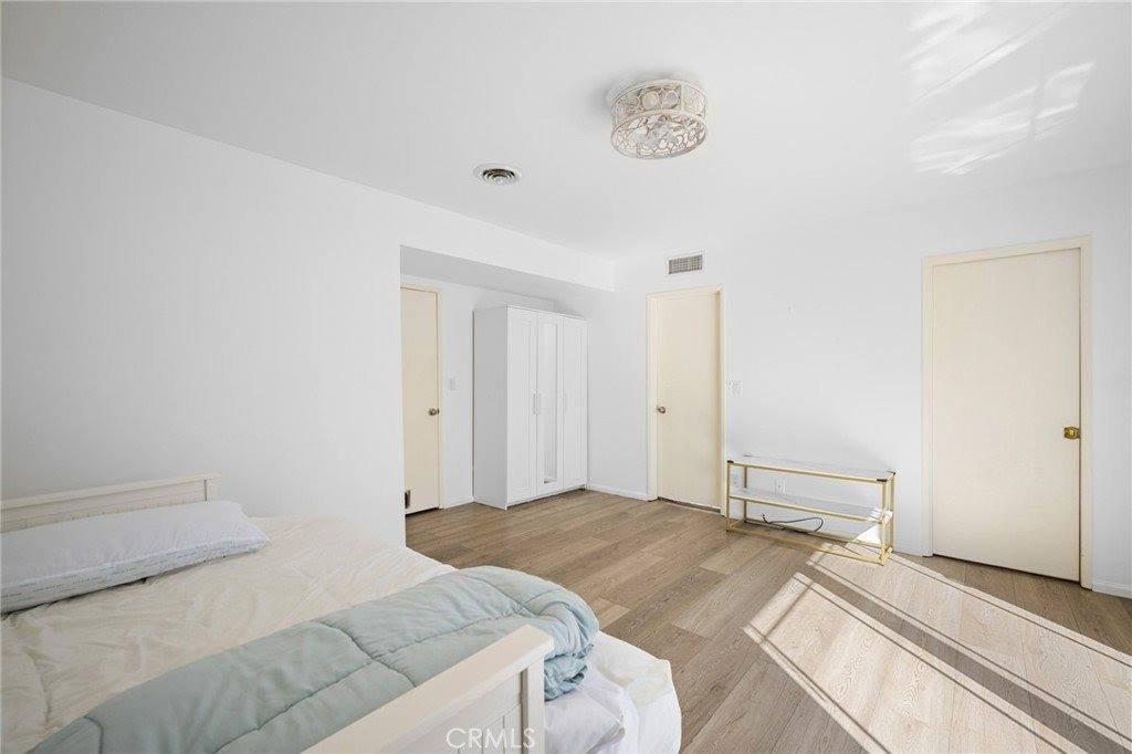 20352 Keswick Street, Winnetka, CA 91306