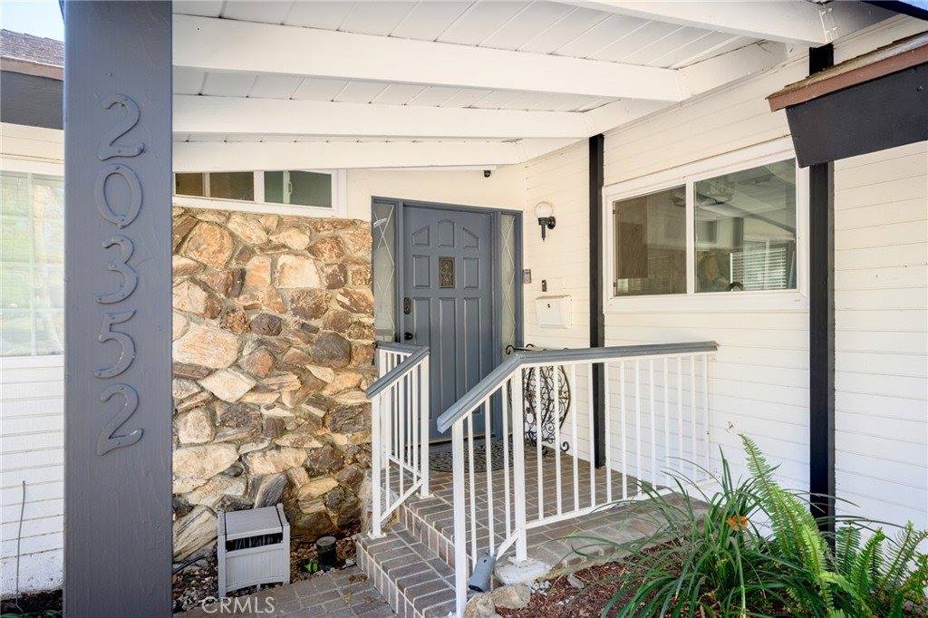 20352 Keswick Street, Winnetka, CA 91306