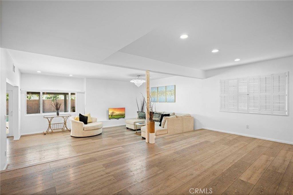 20352 Keswick Street, Winnetka, CA 91306