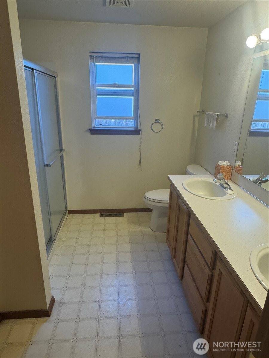 5920 Compton Loop SE, Lacey, WA 98513