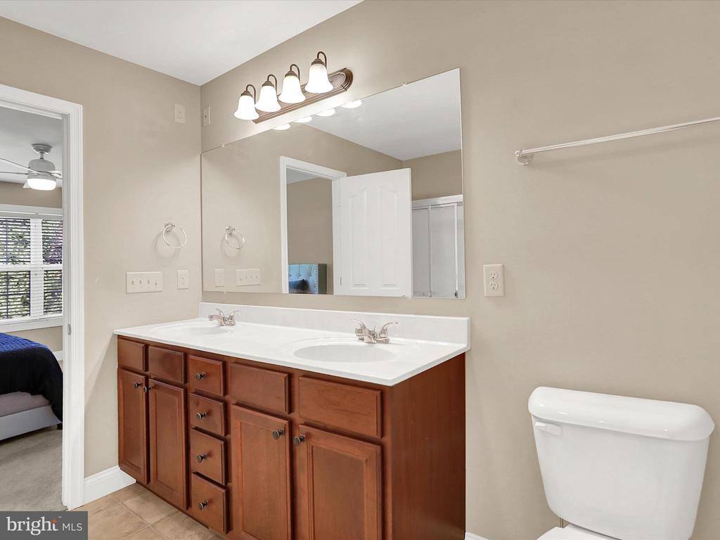 2816 Pin Oak Drive, Harrisburg, PA 17112