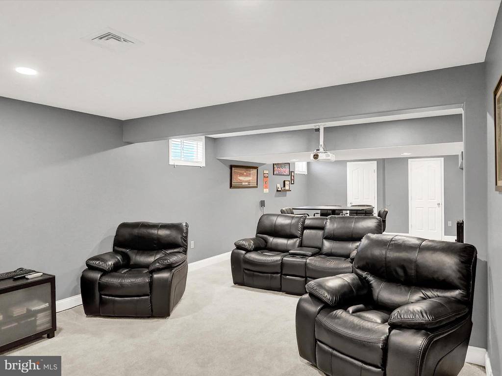 2816 Pin Oak Drive, Harrisburg, PA 17112