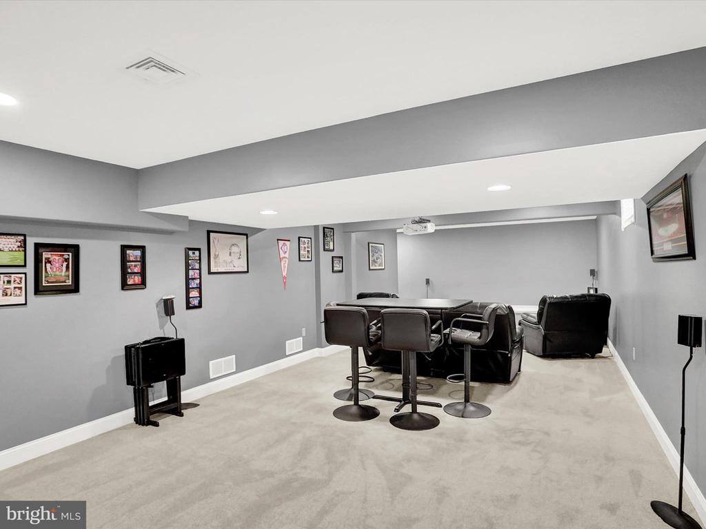 2816 Pin Oak Drive, Harrisburg, PA 17112