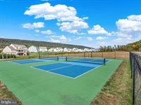 2816 Pin Oak Drive, Harrisburg, PA 17112