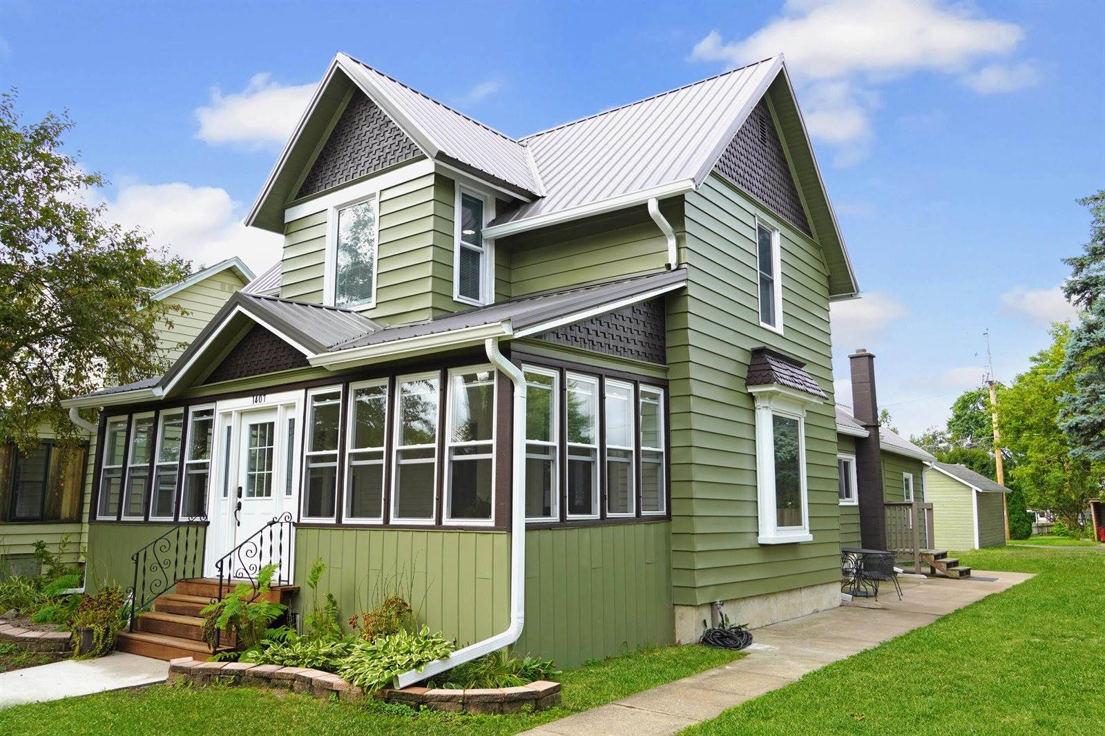 1407 McLean Ave, Tomah, WI 54660