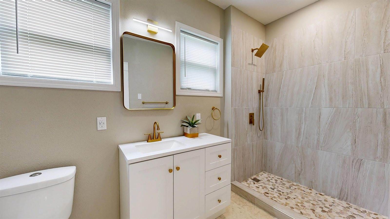 1407 McLean Ave, Tomah, WI 54660