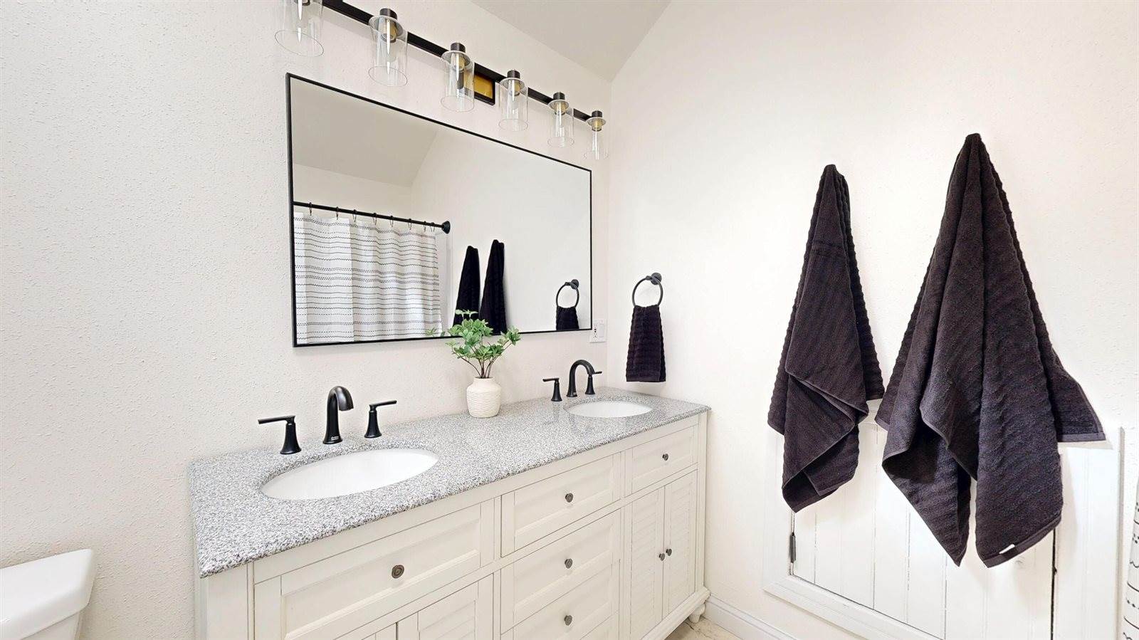 1407 McLean Ave, Tomah, WI 54660