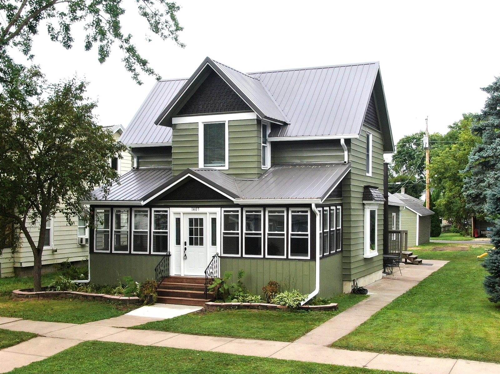 1407 McLean Ave, Tomah, WI 54660