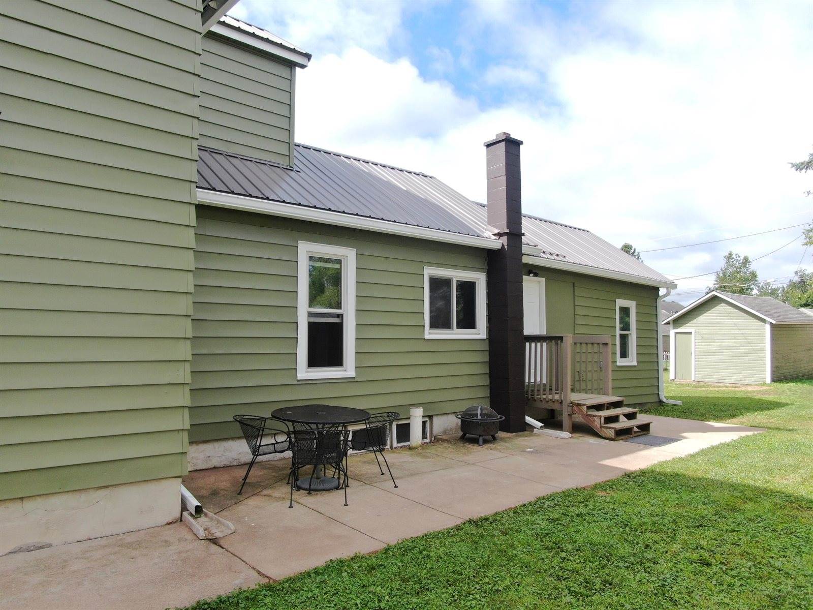 1407 McLean Ave, Tomah, WI 54660