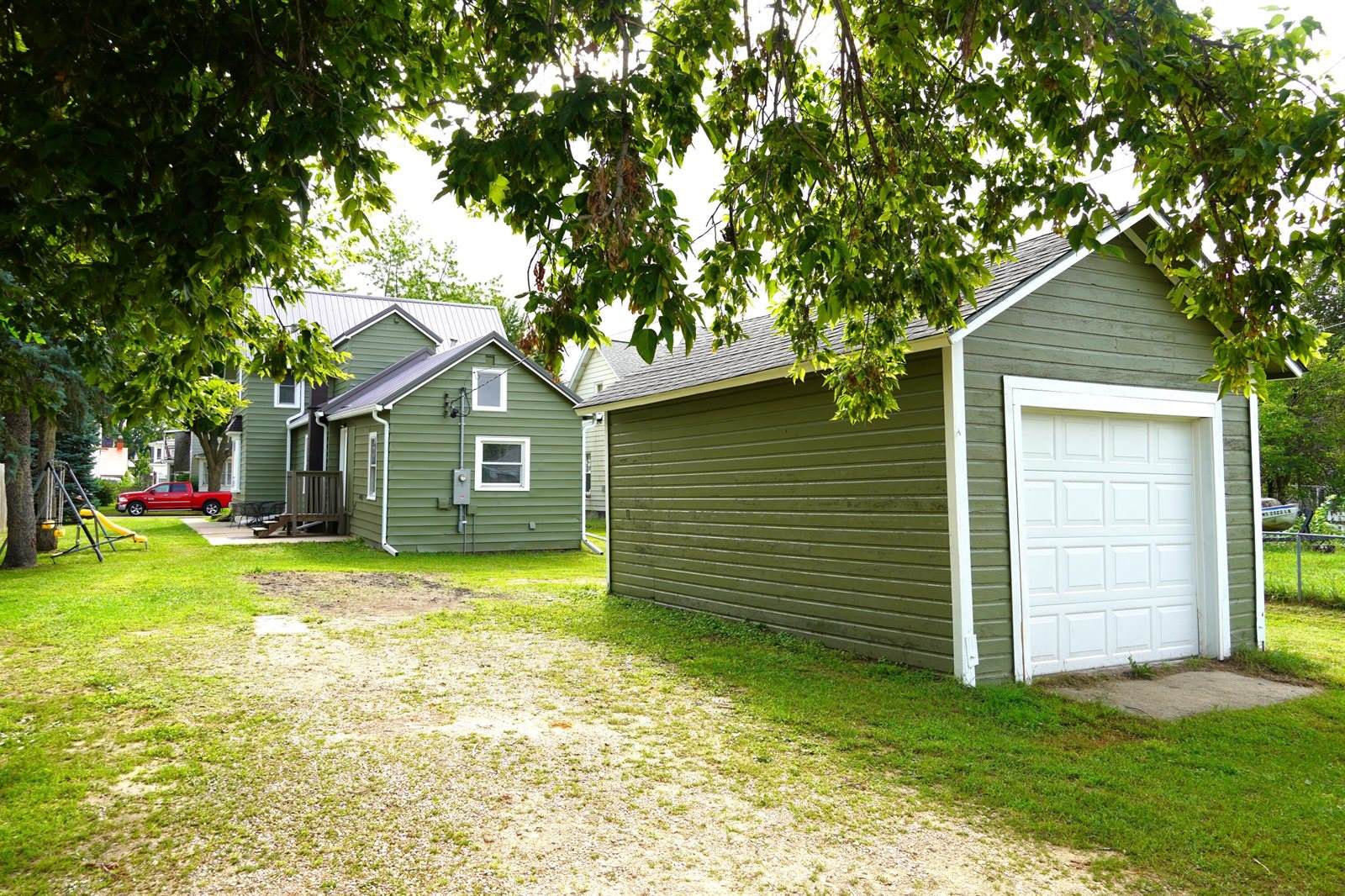 1407 McLean Ave, Tomah, WI 54660