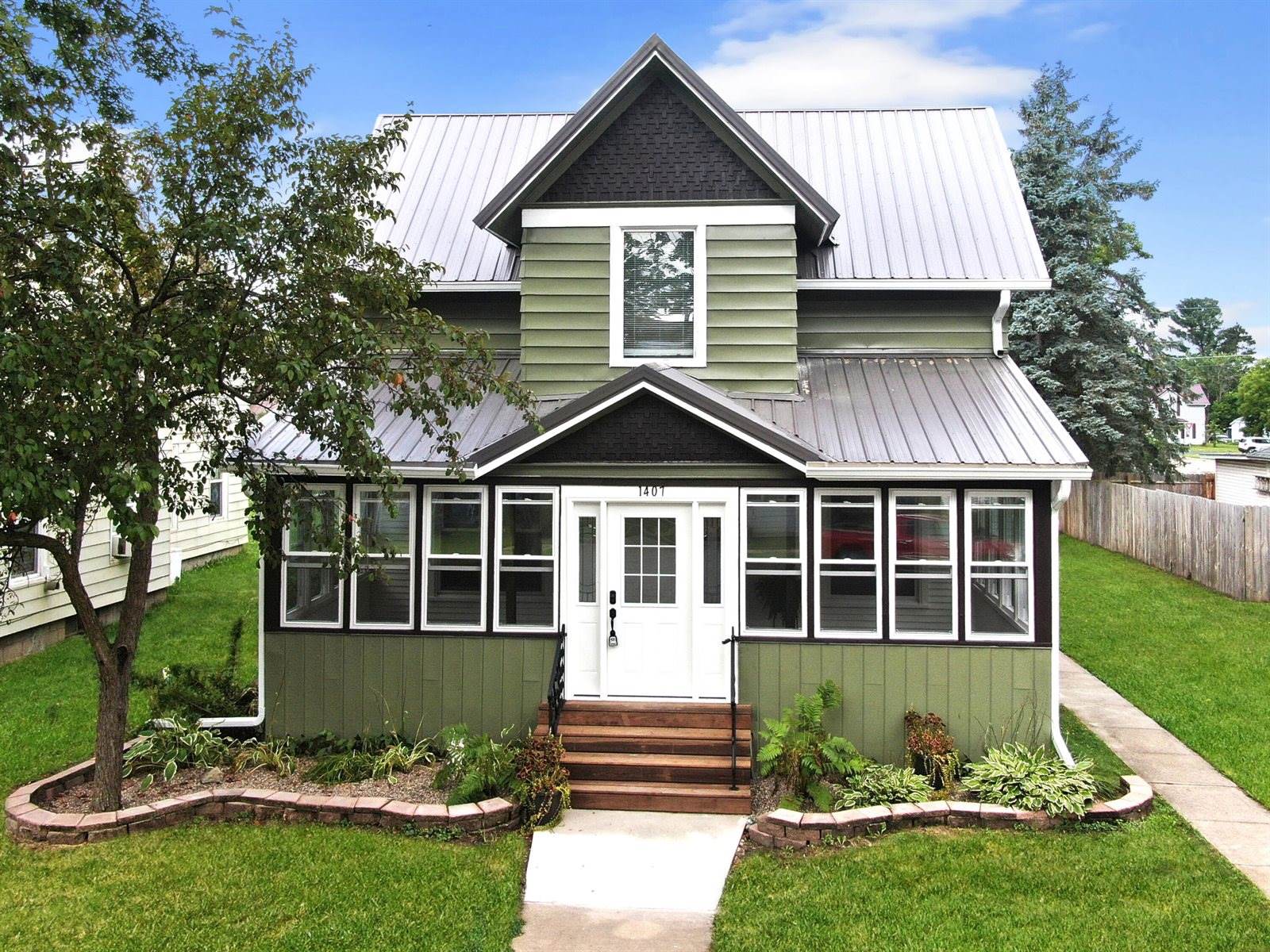 1407 McLean Ave, Tomah, WI 54660