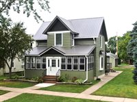 1407 McLean Ave, Tomah, WI 54660